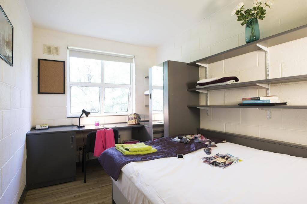 Corrib Village Rooms University Of Голвей Екстер'єр фото